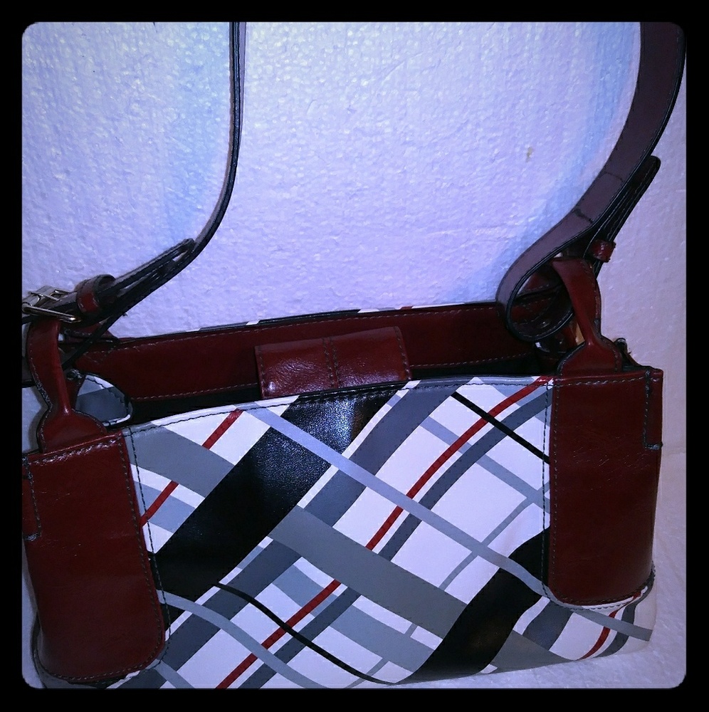 Really Nice Midsize Pocketbook - image 2